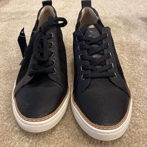 Black leather and suede sneakers, 8.5M